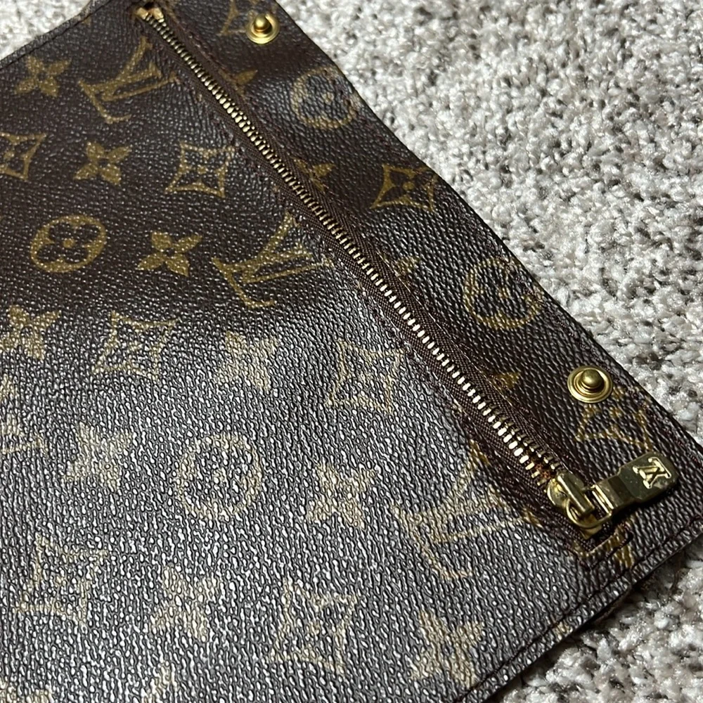 Louis Vuitton Randonnee pouch - Picture 10 of 11